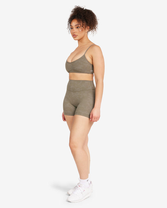 Fade Scrunch Shorts 5" | Olive