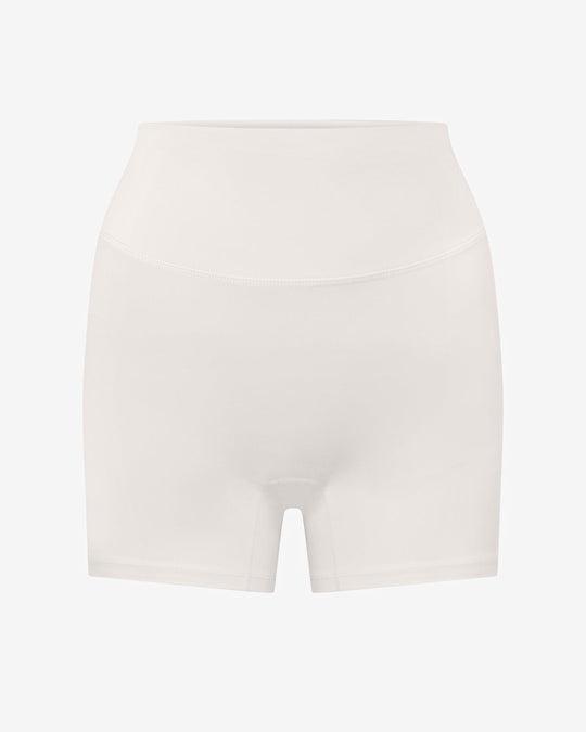 Form Invisible Scrunch Shorts 5" | Vanilla